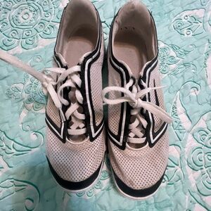 Nike golf shoes size 7.5 women’s